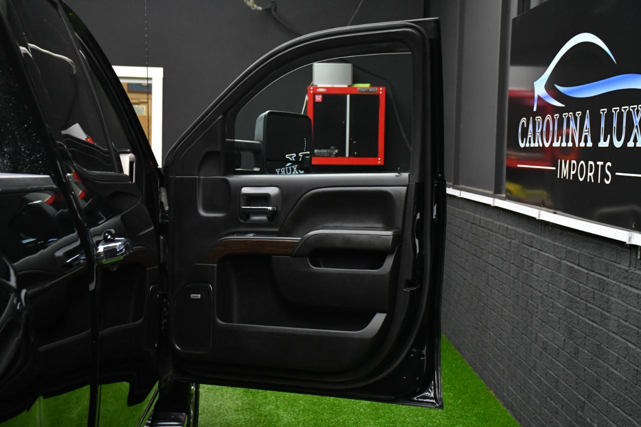GMC Sierra 2500HD Denali Crew Cab 4WD 2019