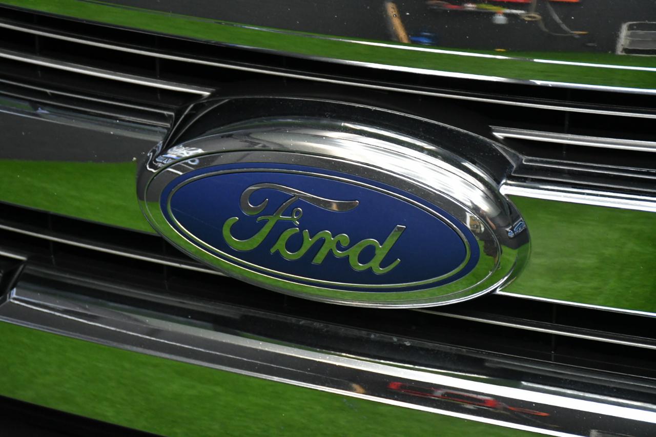 Ford F-150 Lariat SuperCrew 5.5-ft. Bed 4WD 2016