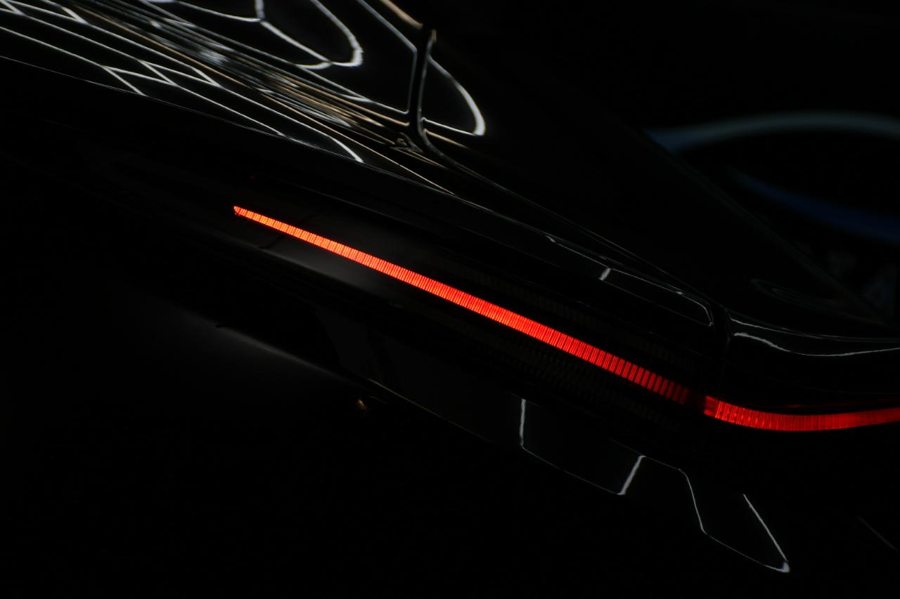 Aston Martin Vantage Base 2020