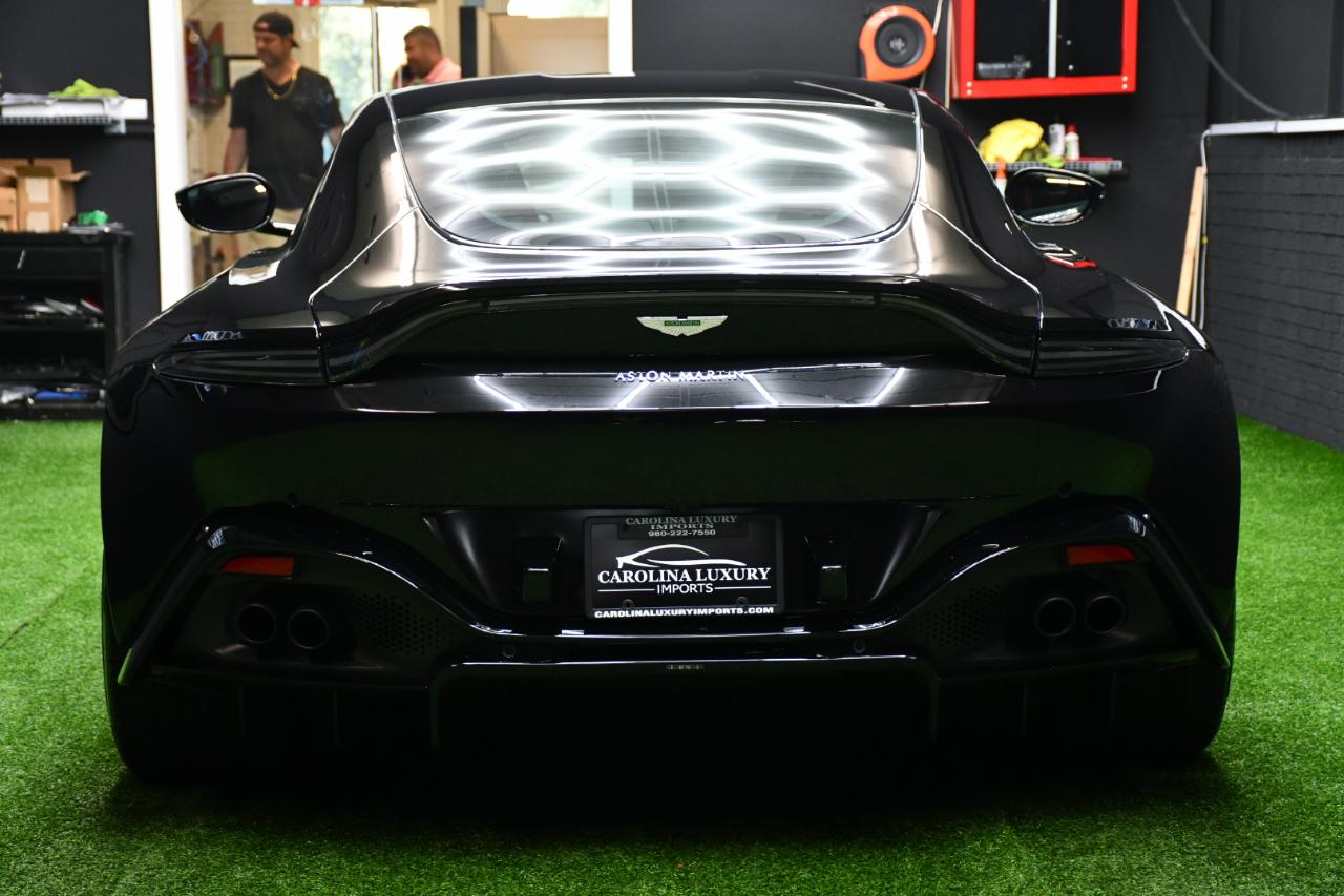 Aston Martin Vantage Base 2020