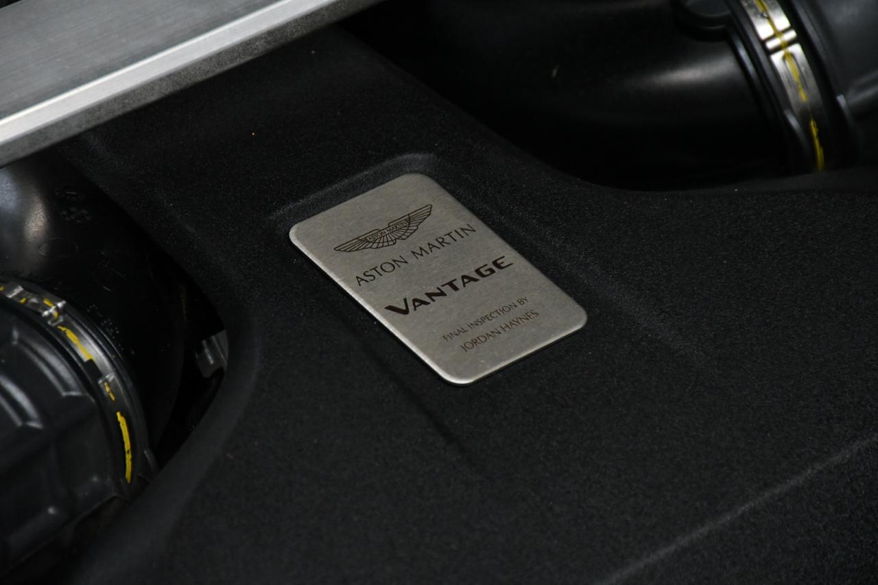 Aston Martin Vantage Base 2020