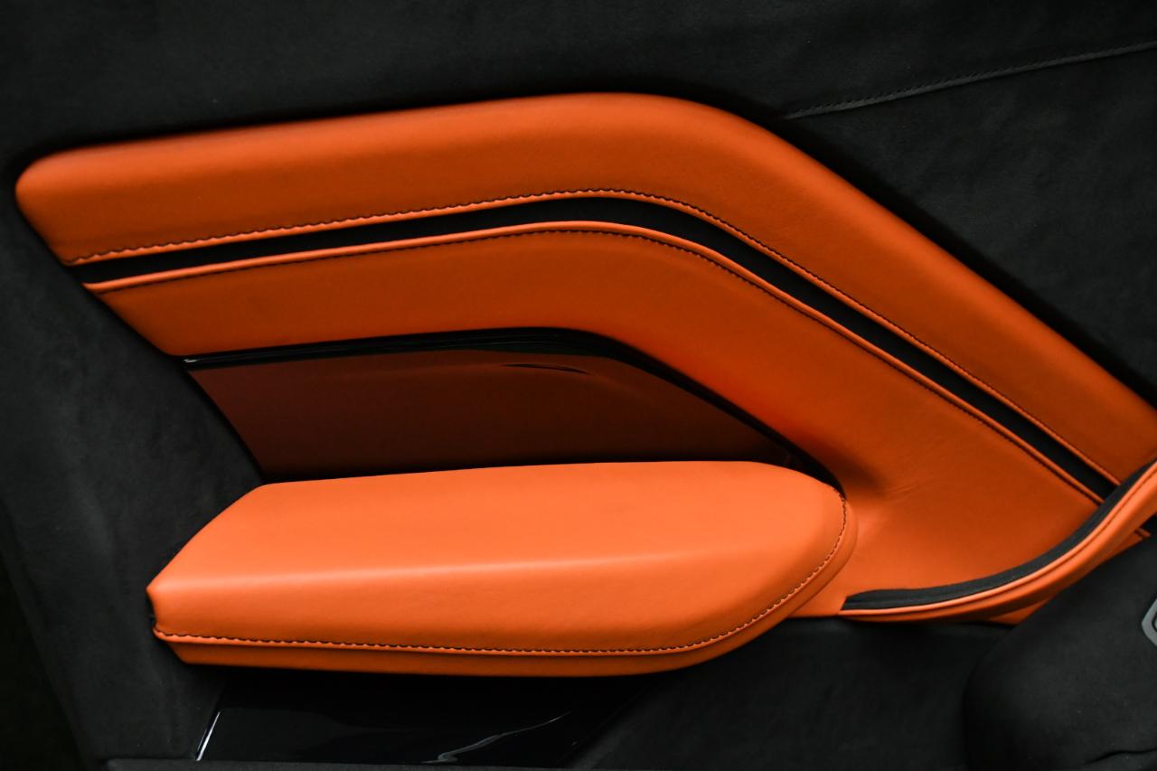 Aston Martin Vantage Base 2020