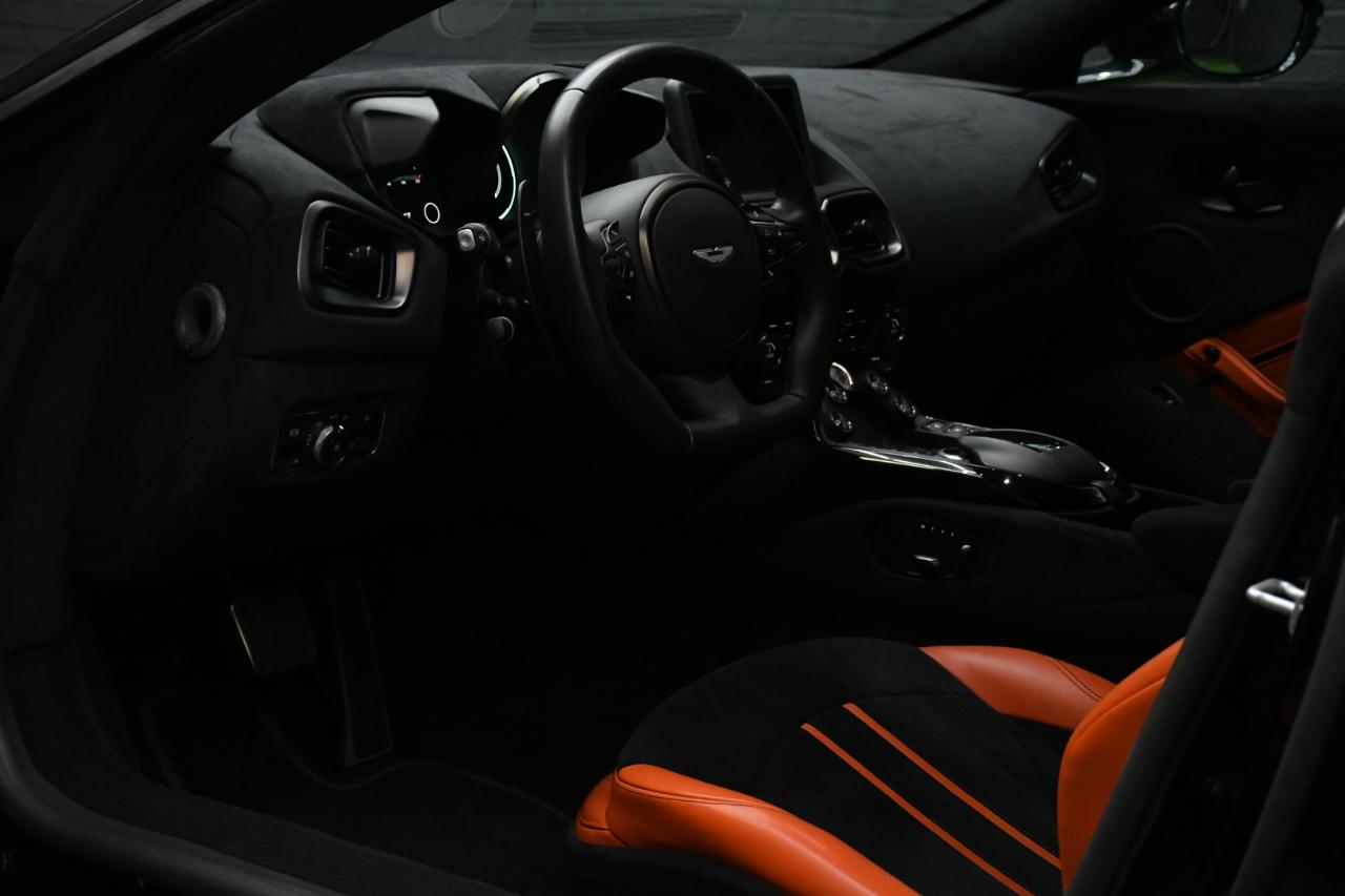 Aston Martin Vantage Base 2020