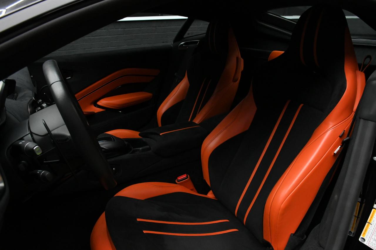 Aston Martin Vantage Base 2020