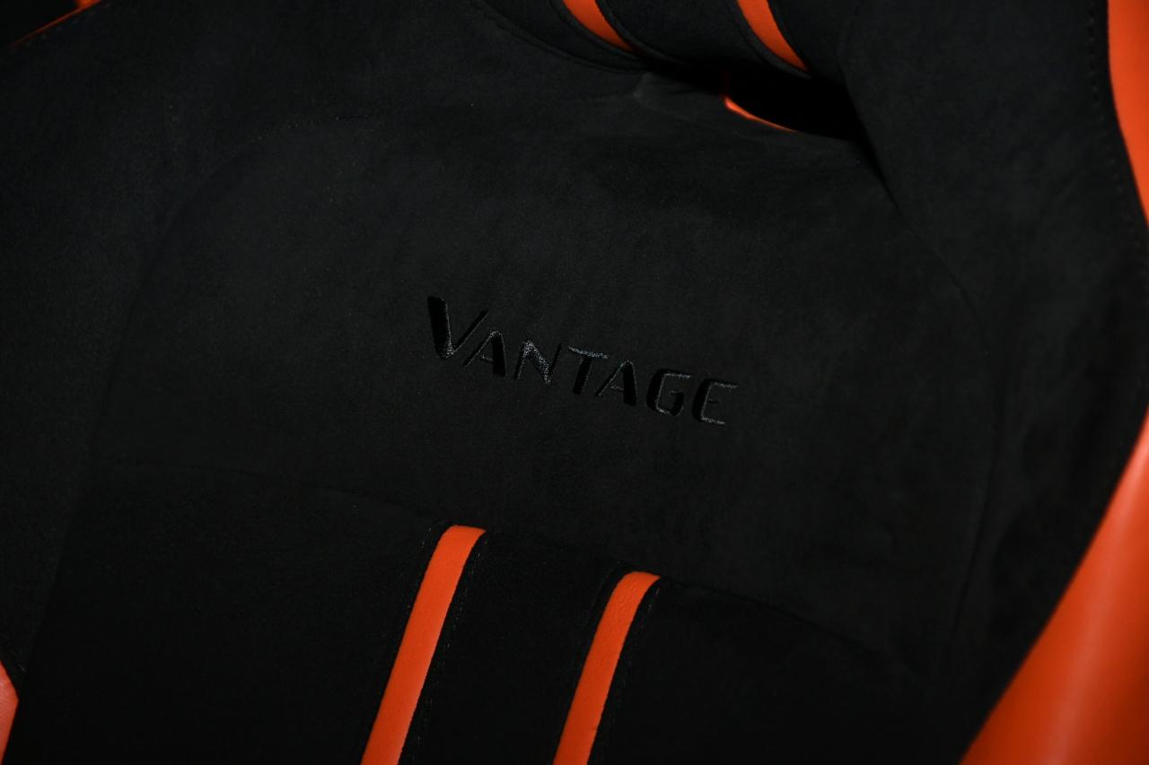 Aston Martin Vantage Base 2020