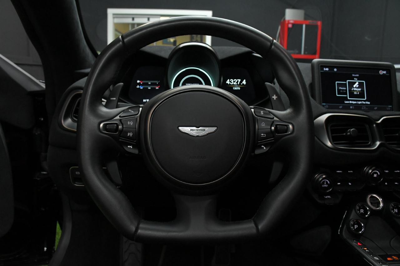 Aston Martin Vantage Base 2020