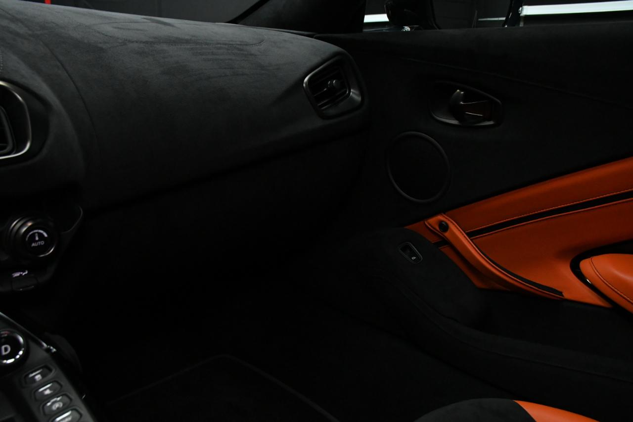 Aston Martin Vantage Base 2020