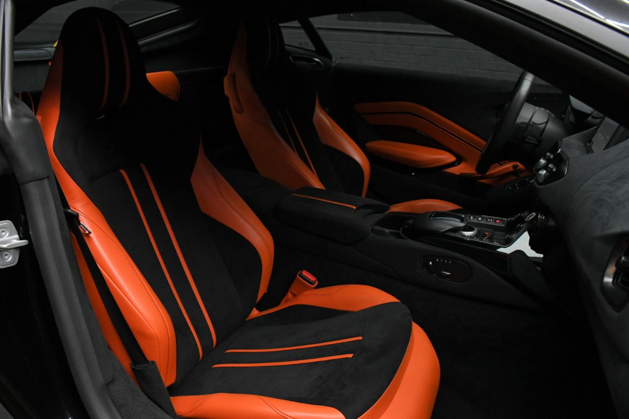 Aston Martin Vantage Base 2020