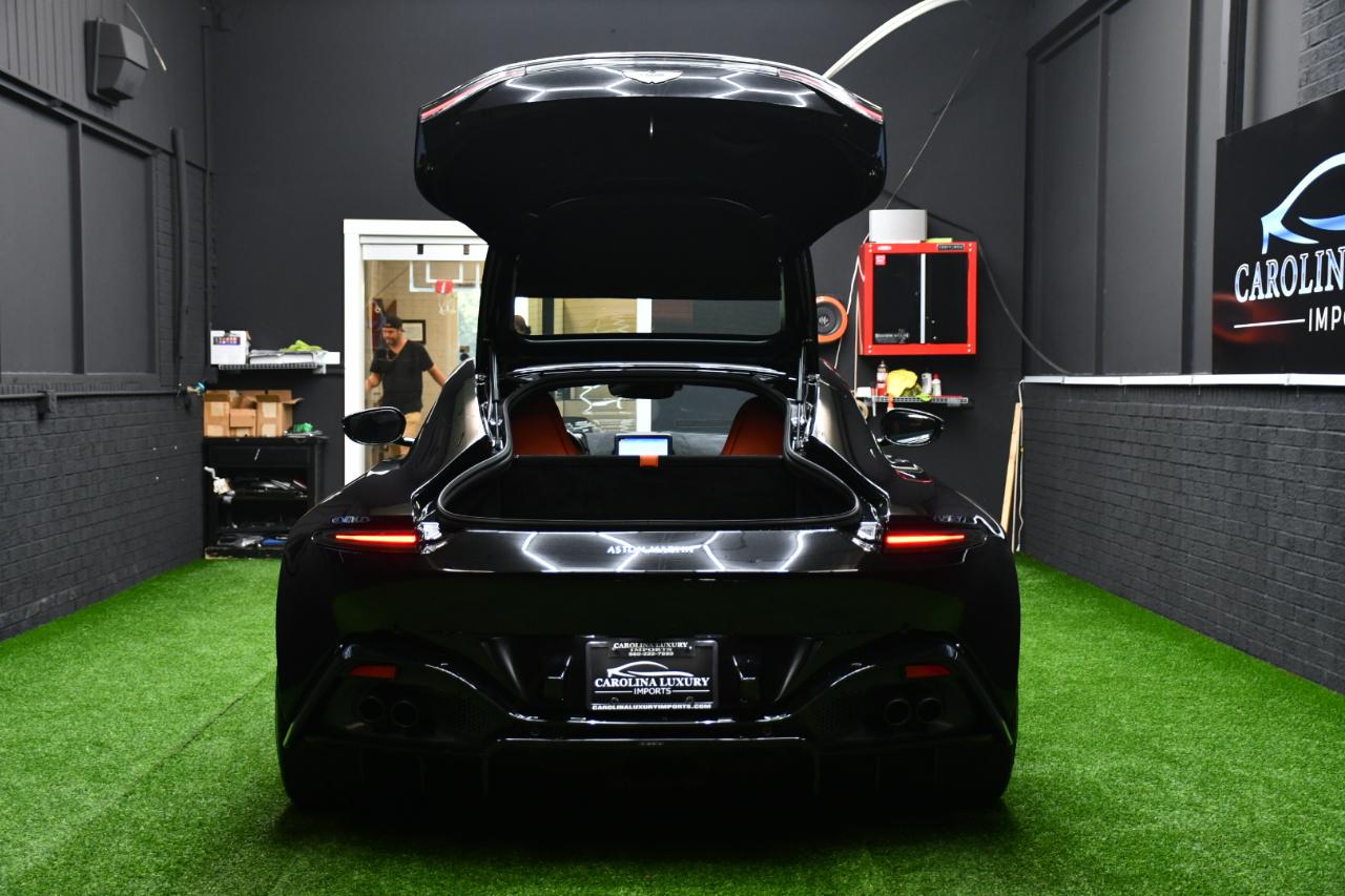 Aston Martin Vantage Base 2020
