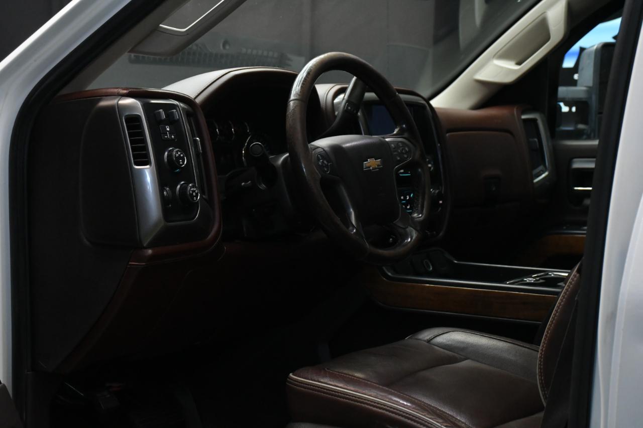 Chevrolet Silverado 2500HD High Country Crew Cab Short Box 4WD 2015