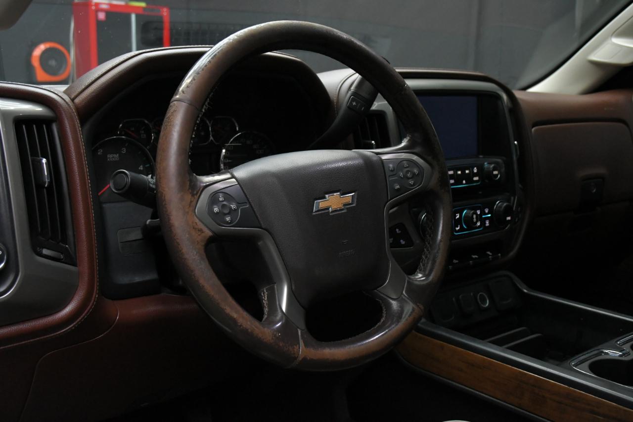 Chevrolet Silverado 2500HD High Country Crew Cab Short Box 4WD 2015