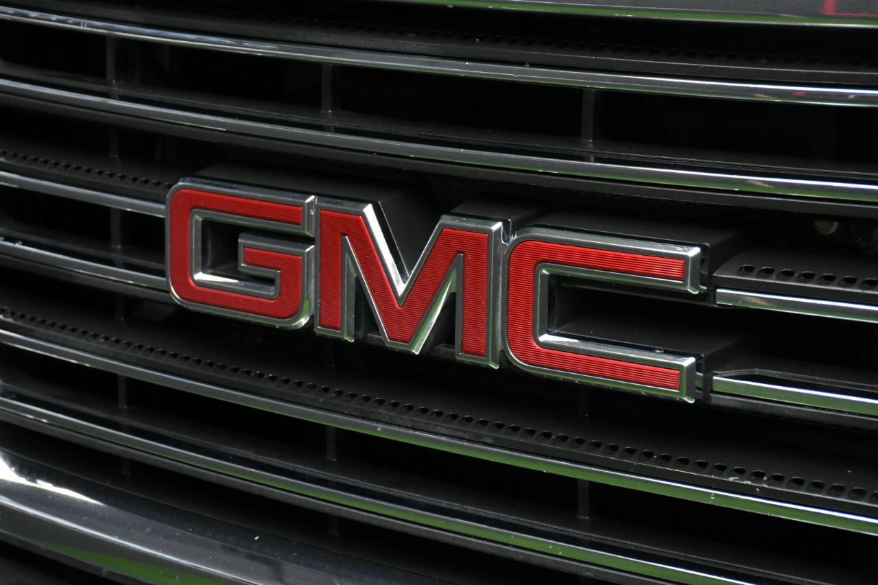 GMC Sierra 2500HD SLE Crew Cab 4WD 2015