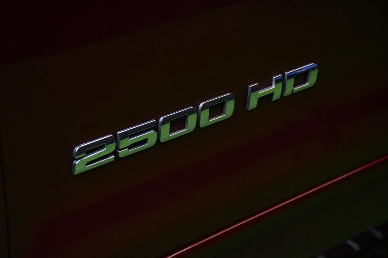 GMC Sierra 2500HD SLE Crew Cab 4WD 2015