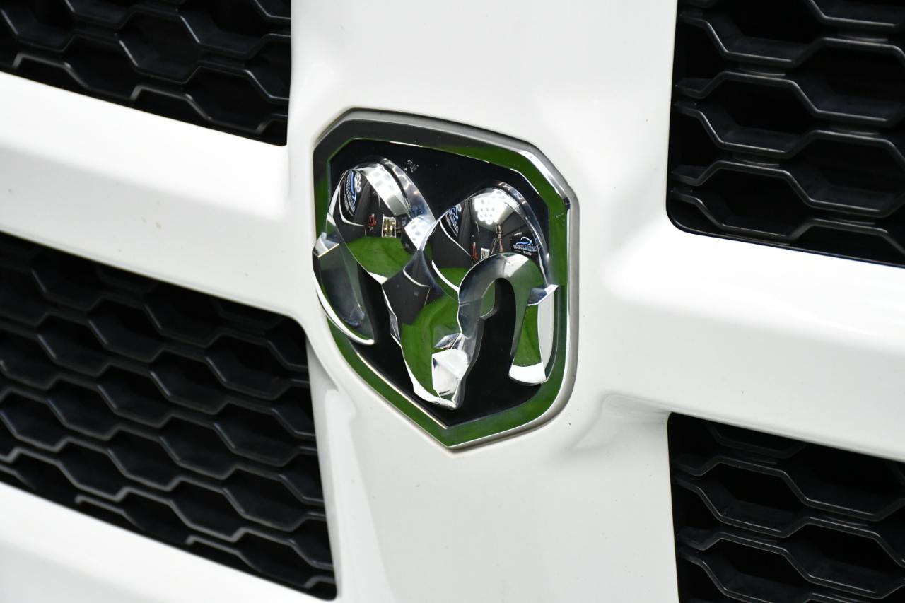 RAM 1500 Tradesman Crew Cab SWB 4WD 2017