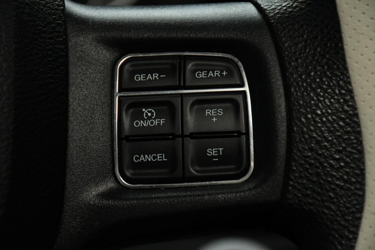 RAM 1500 Tradesman Crew Cab SWB 4WD 2017