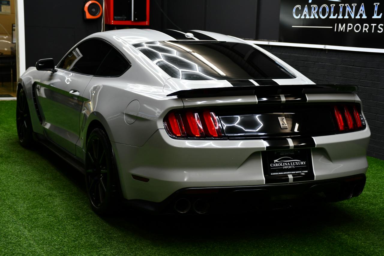 Ford Shelby GT350 Base 2017