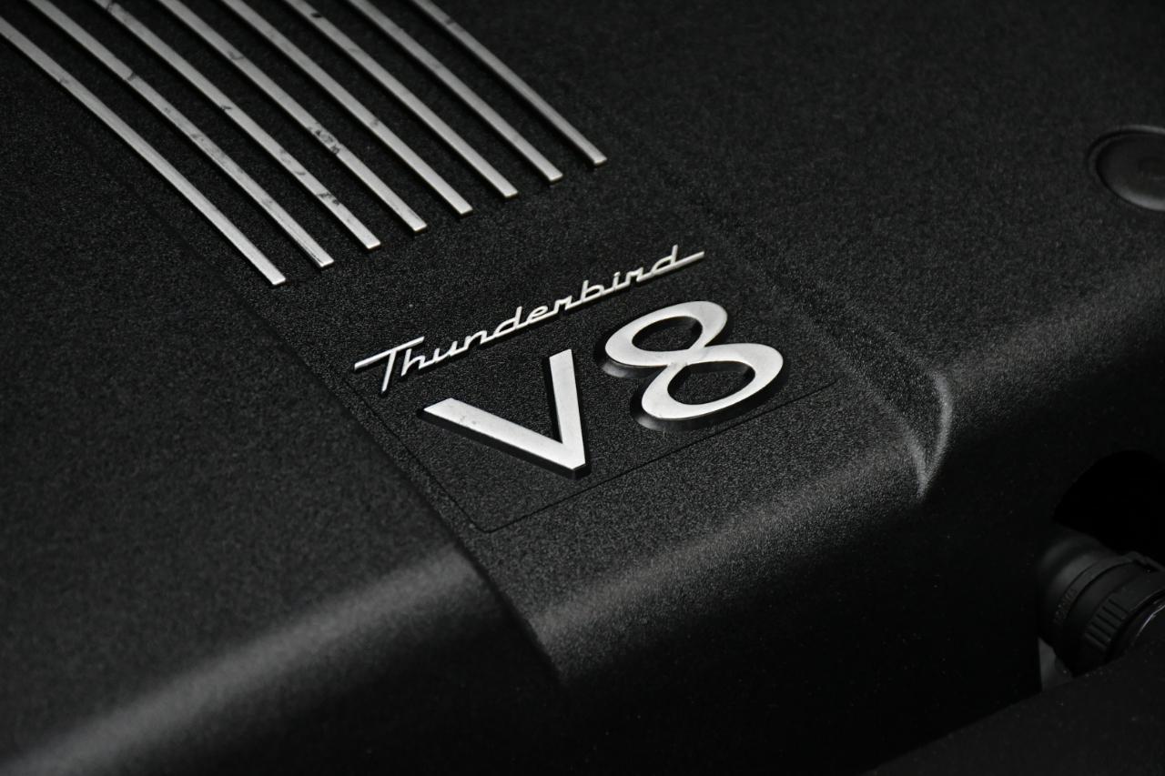 Ford Thunderbird Deluxe 2002