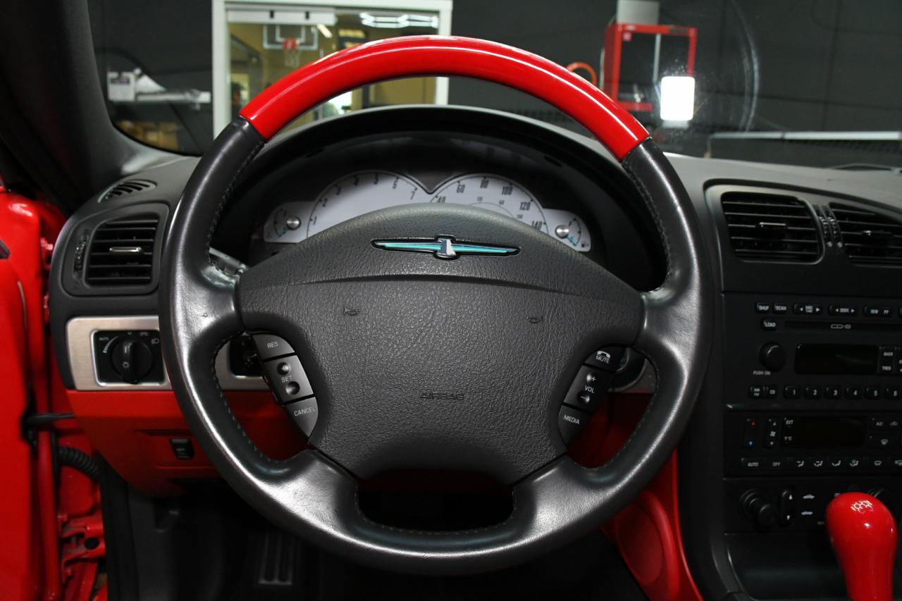 Ford Thunderbird Deluxe 2002