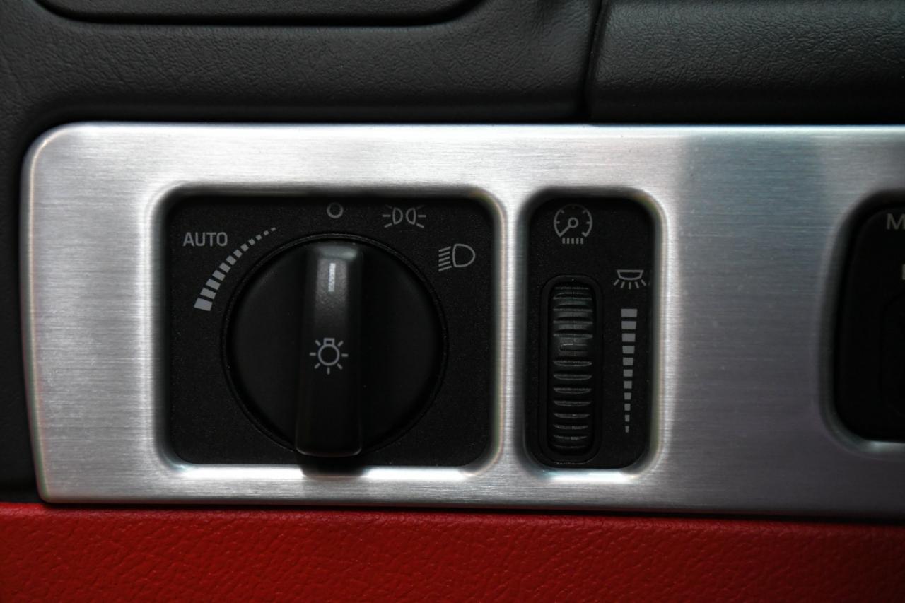 Ford Thunderbird Deluxe 2002