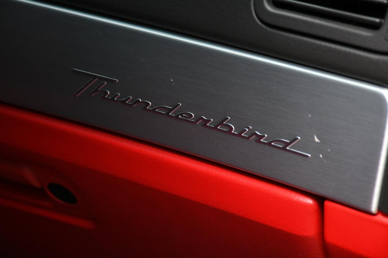 Ford Thunderbird Deluxe 2002