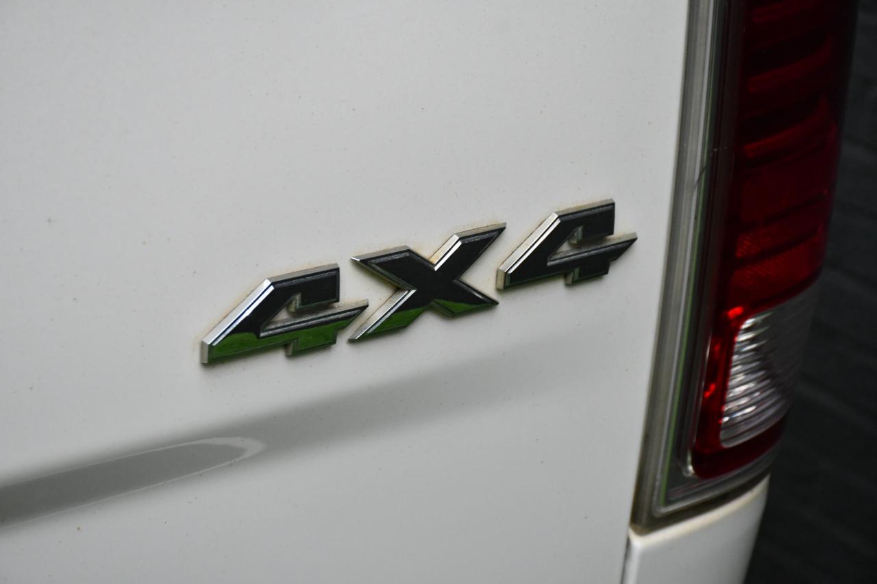 RAM 1500 Laramie Crew Cab SWB 4WD 2015