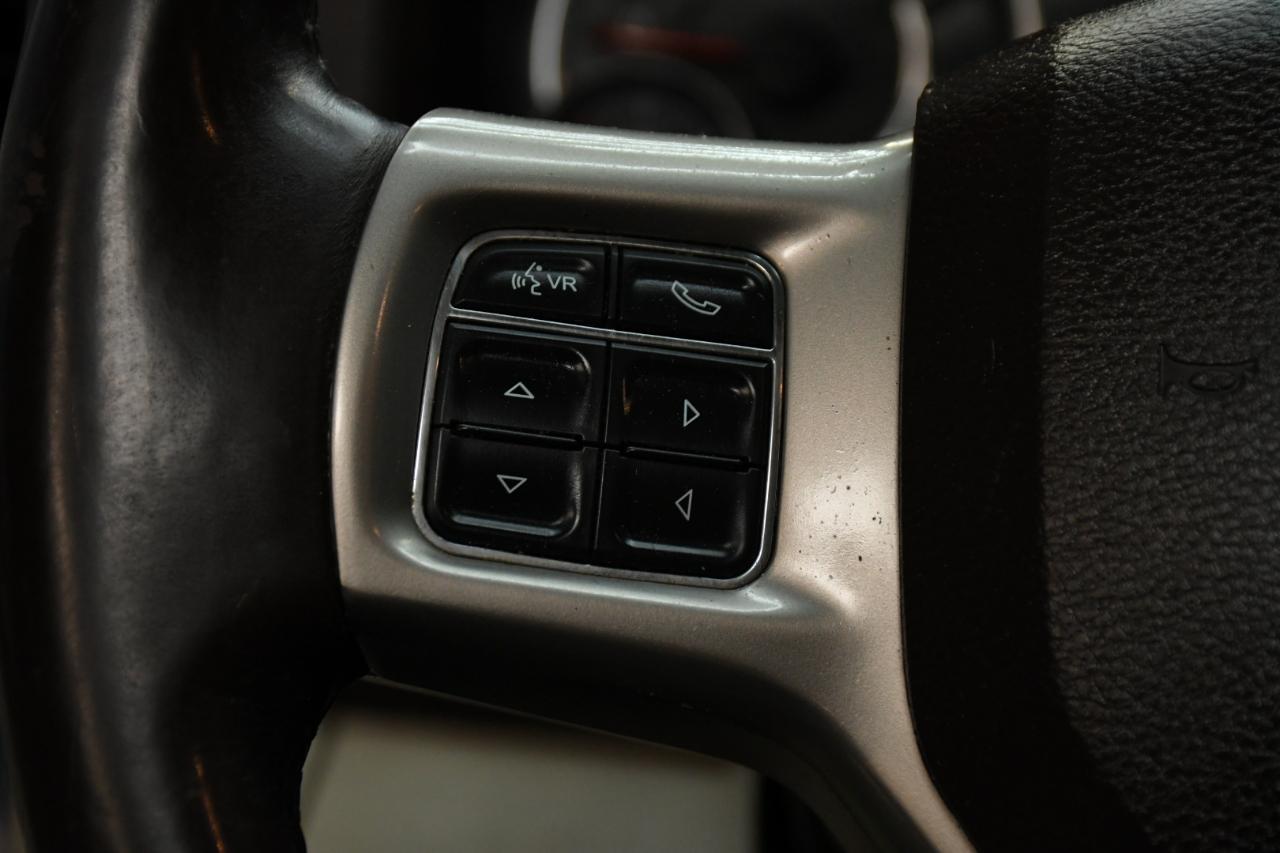 RAM 1500 Laramie Crew Cab SWB 4WD 2015