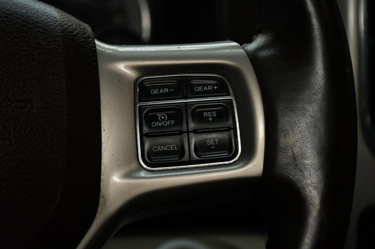 RAM 1500 Laramie Crew Cab SWB 4WD 2015