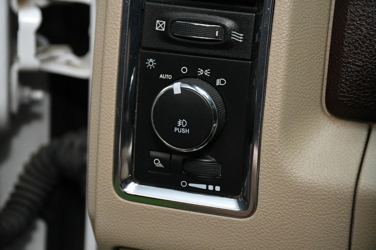 RAM 1500 Laramie Crew Cab SWB 4WD 2015