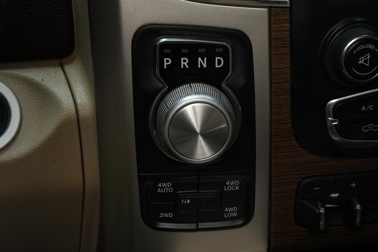 RAM 1500 Laramie Crew Cab SWB 4WD 2015