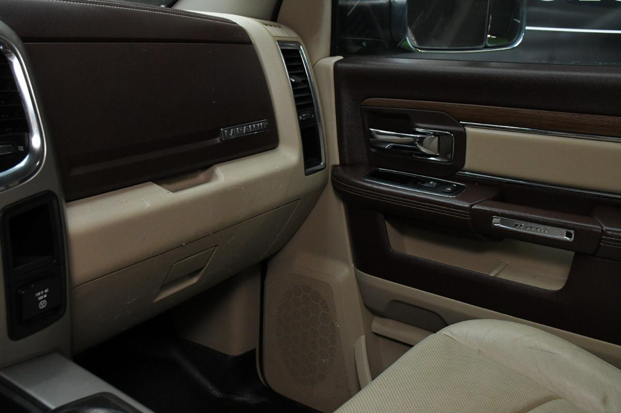 RAM 1500 Laramie Crew Cab SWB 4WD 2015