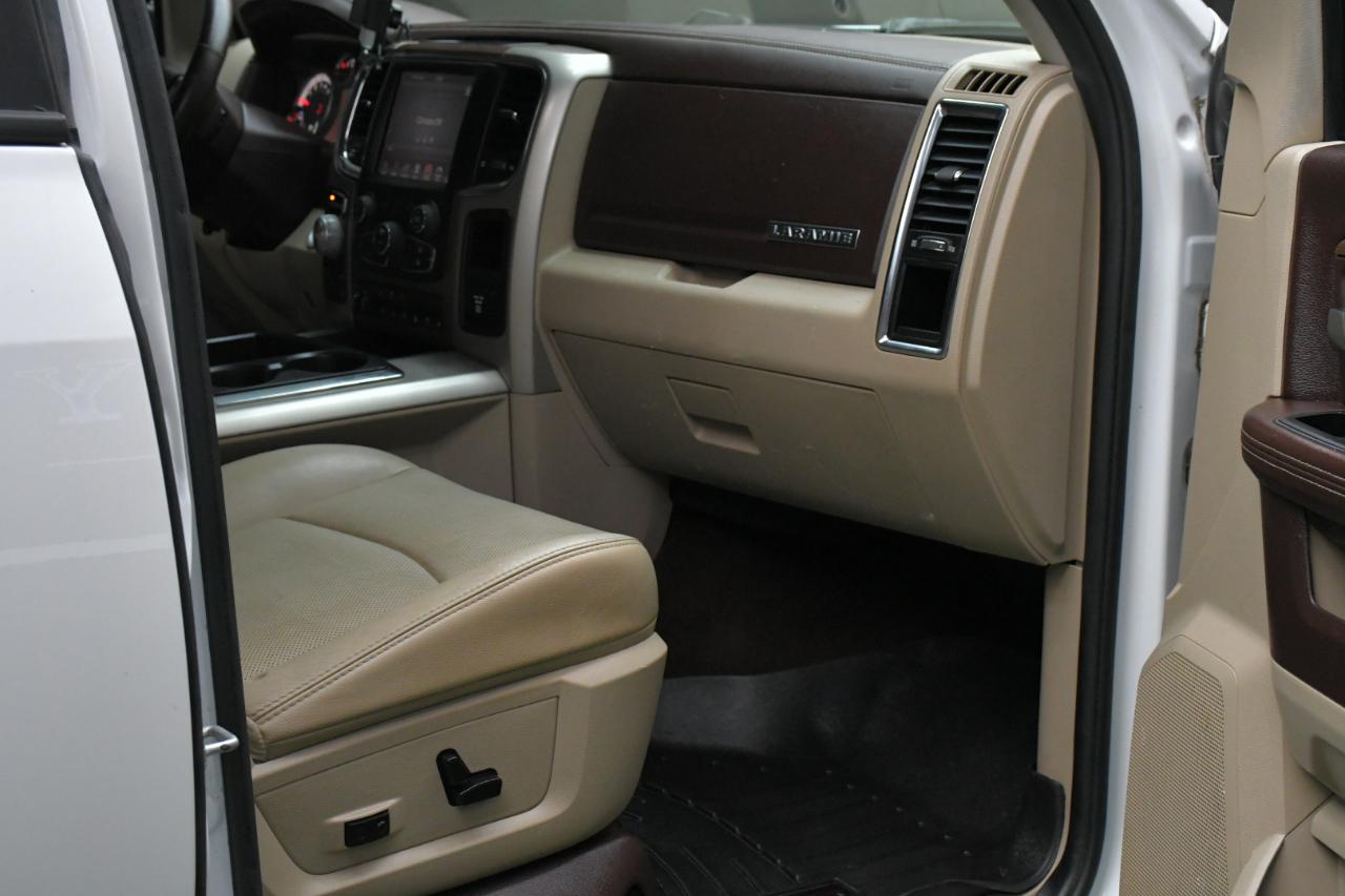 RAM 1500 Laramie Crew Cab SWB 4WD 2015