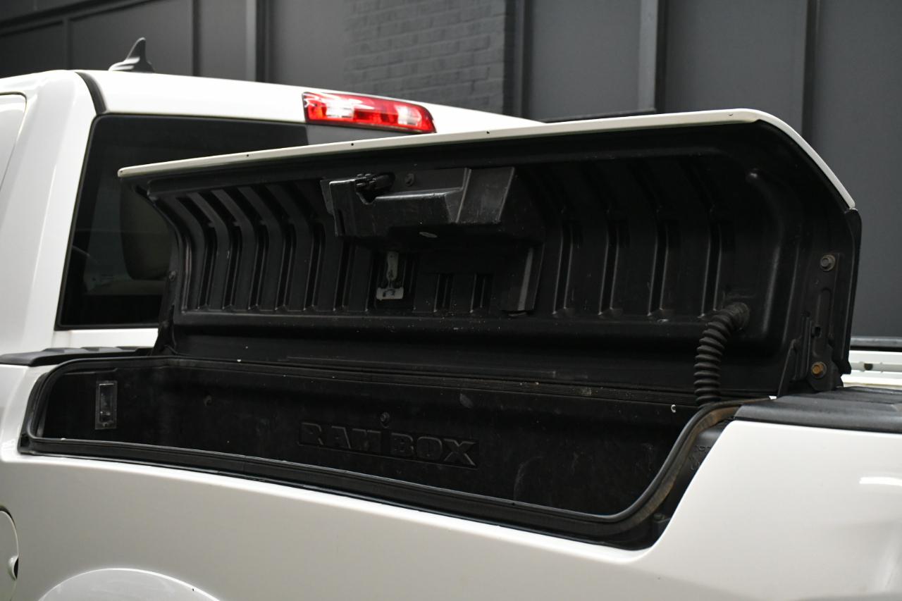 RAM 1500 Laramie Crew Cab SWB 4WD 2015
