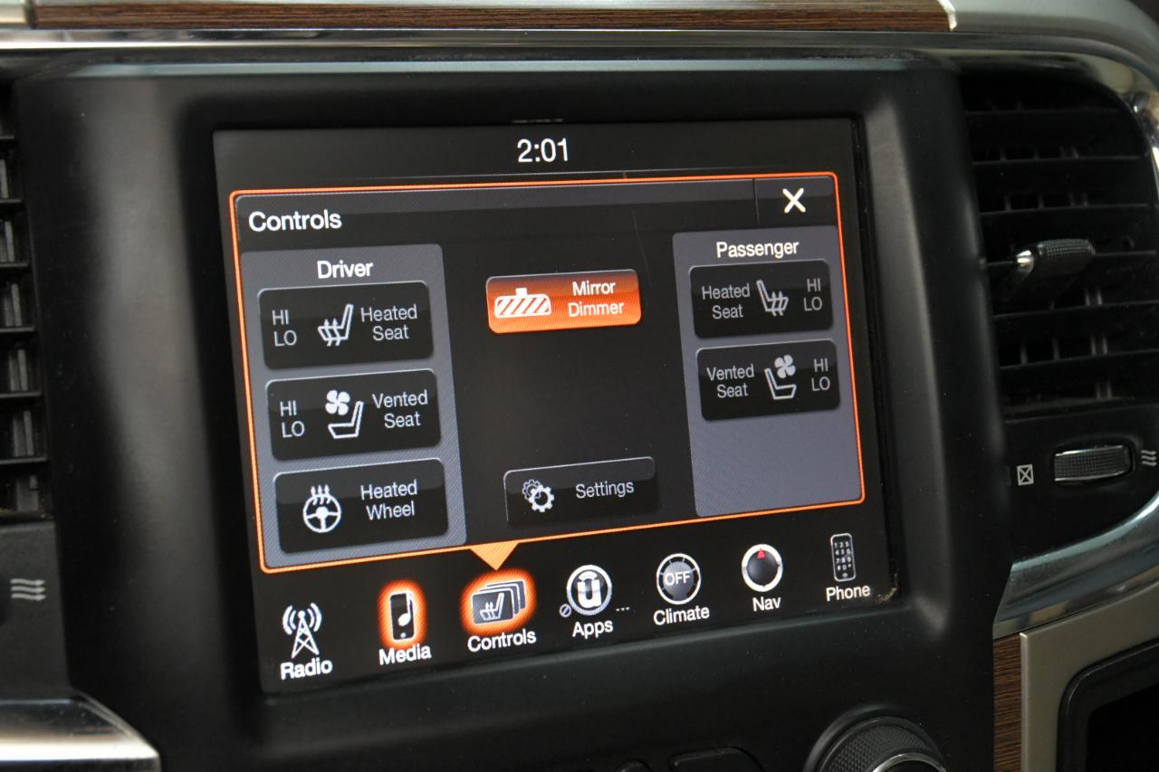 RAM 1500 Laramie Crew Cab SWB 4WD 2015
