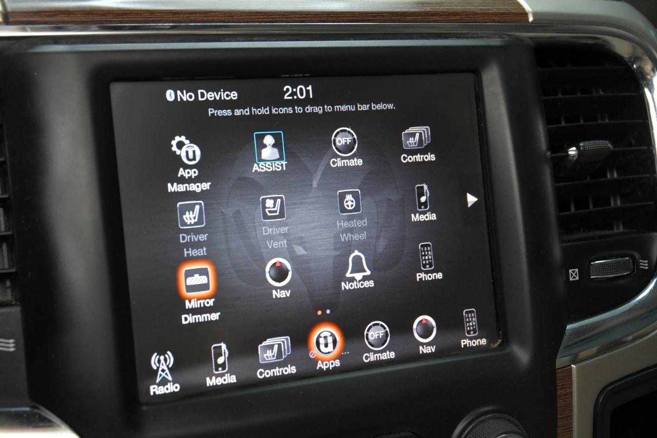 RAM 1500 Laramie Crew Cab SWB 4WD 2015