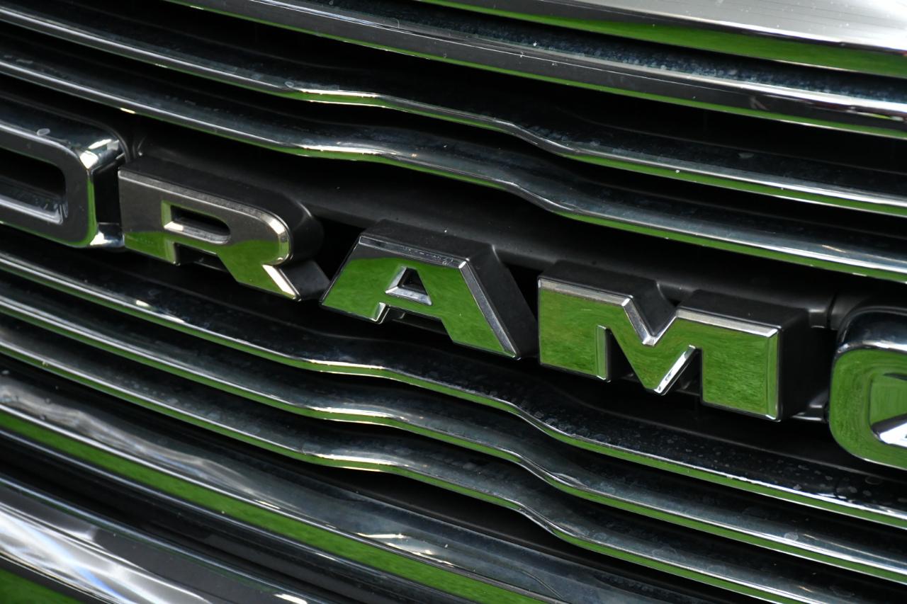 RAM 1500 Laramie Quad Cab 4WD 2019