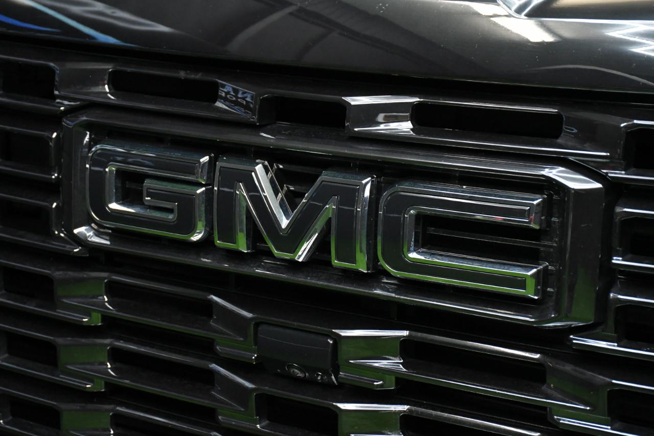 GMC Sierra 2500HD Denali Ultimate Crew Cab 4WD 2024