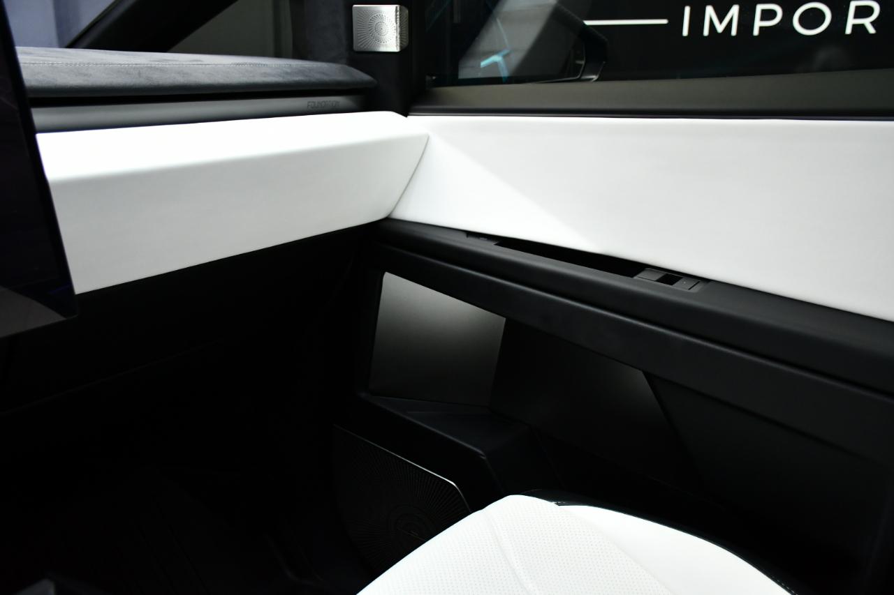 Tesla Cybertruck Cyberbeast 2024