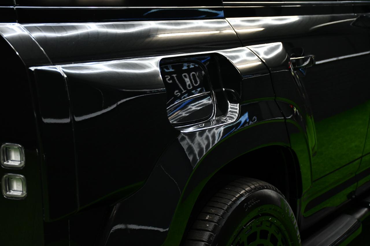 Land Rover Defender 110 V8 2023