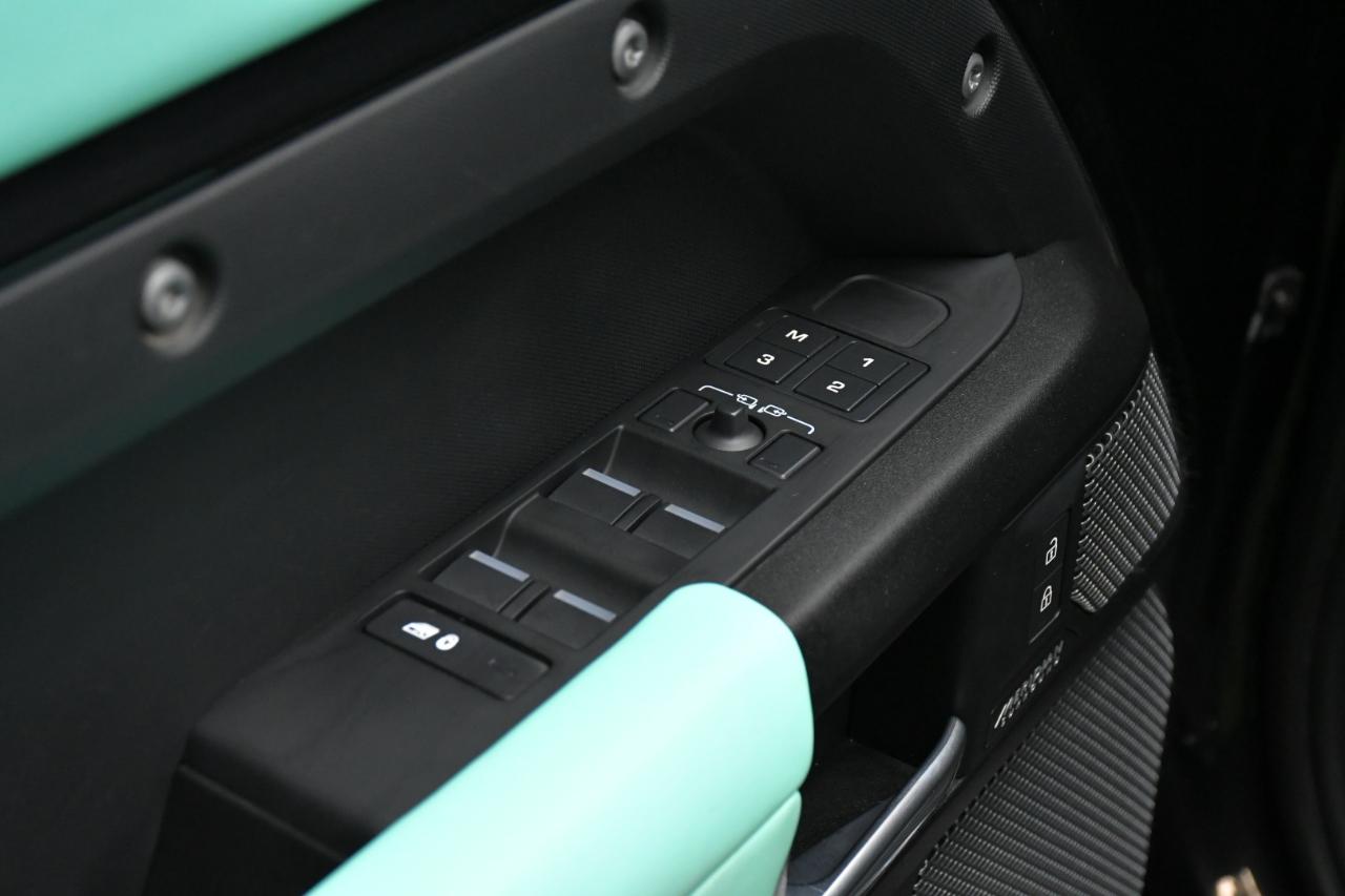 Land Rover Defender 110 V8 2023