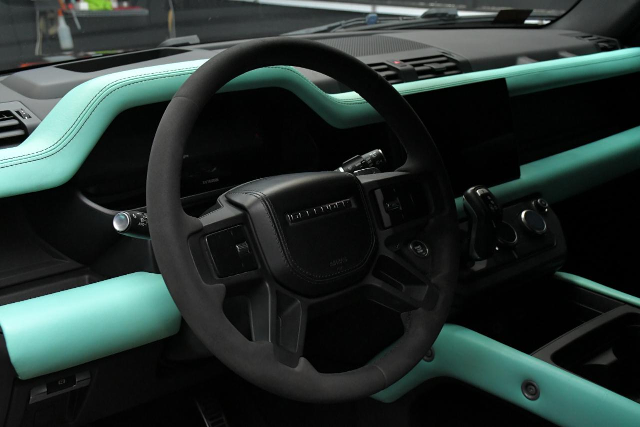 Land Rover Defender 110 V8 2023