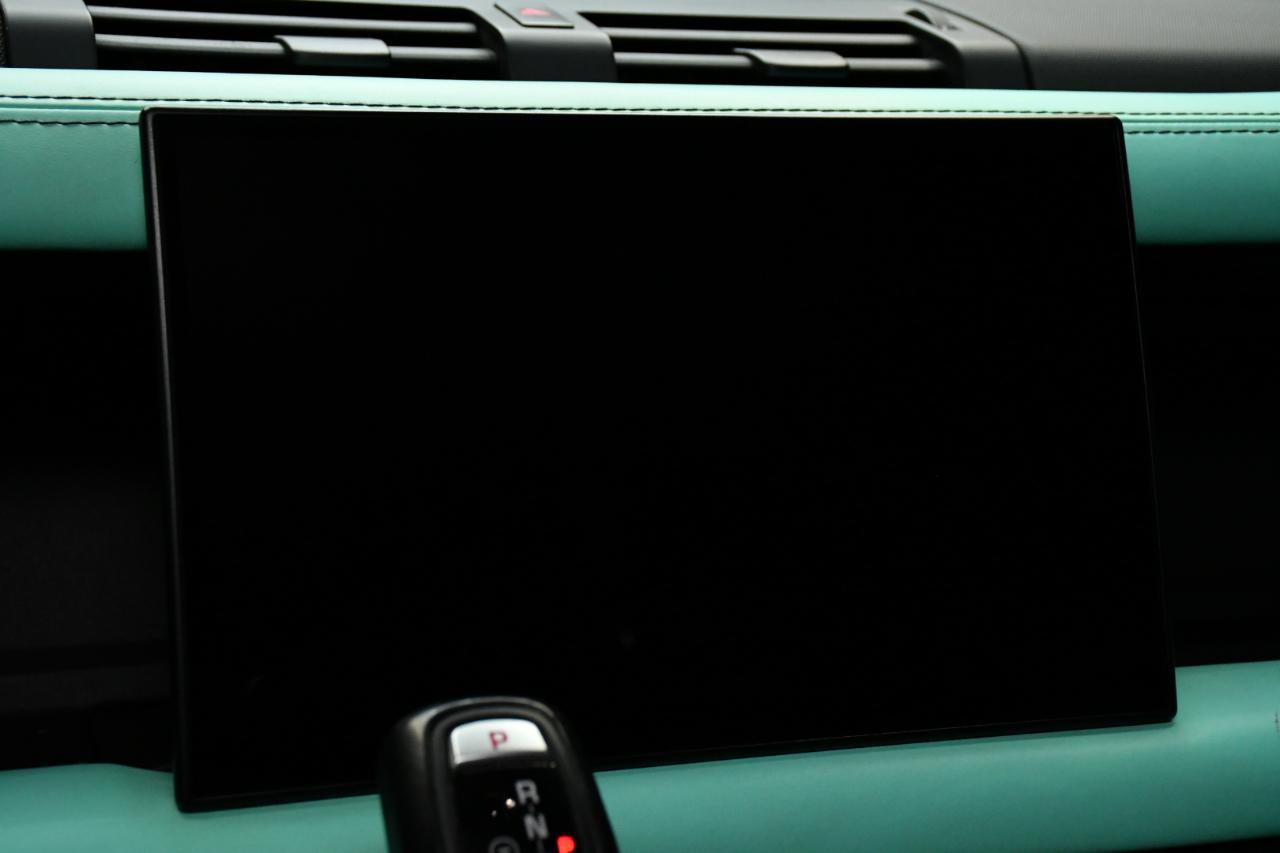 Land Rover Defender 110 V8 2023