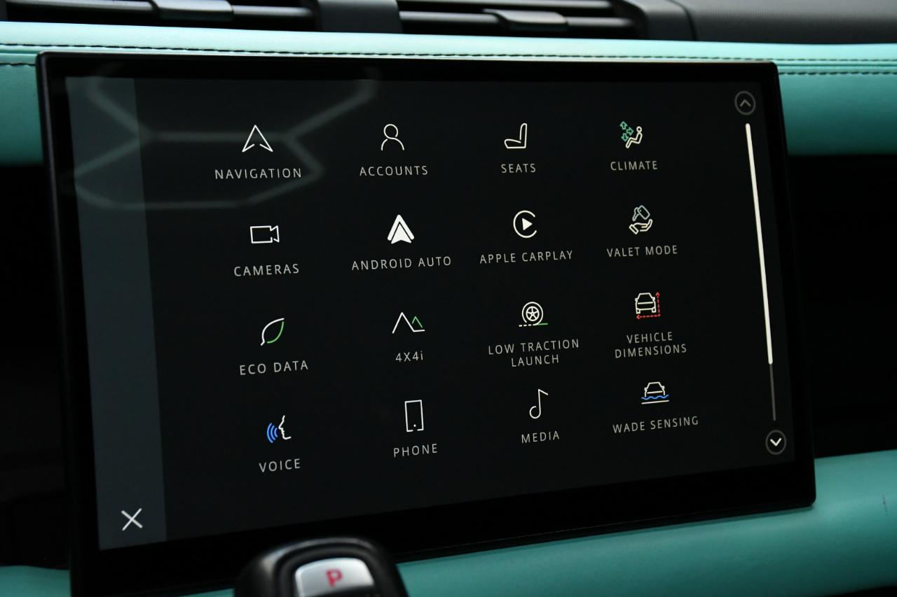Land Rover Defender 110 V8 2023