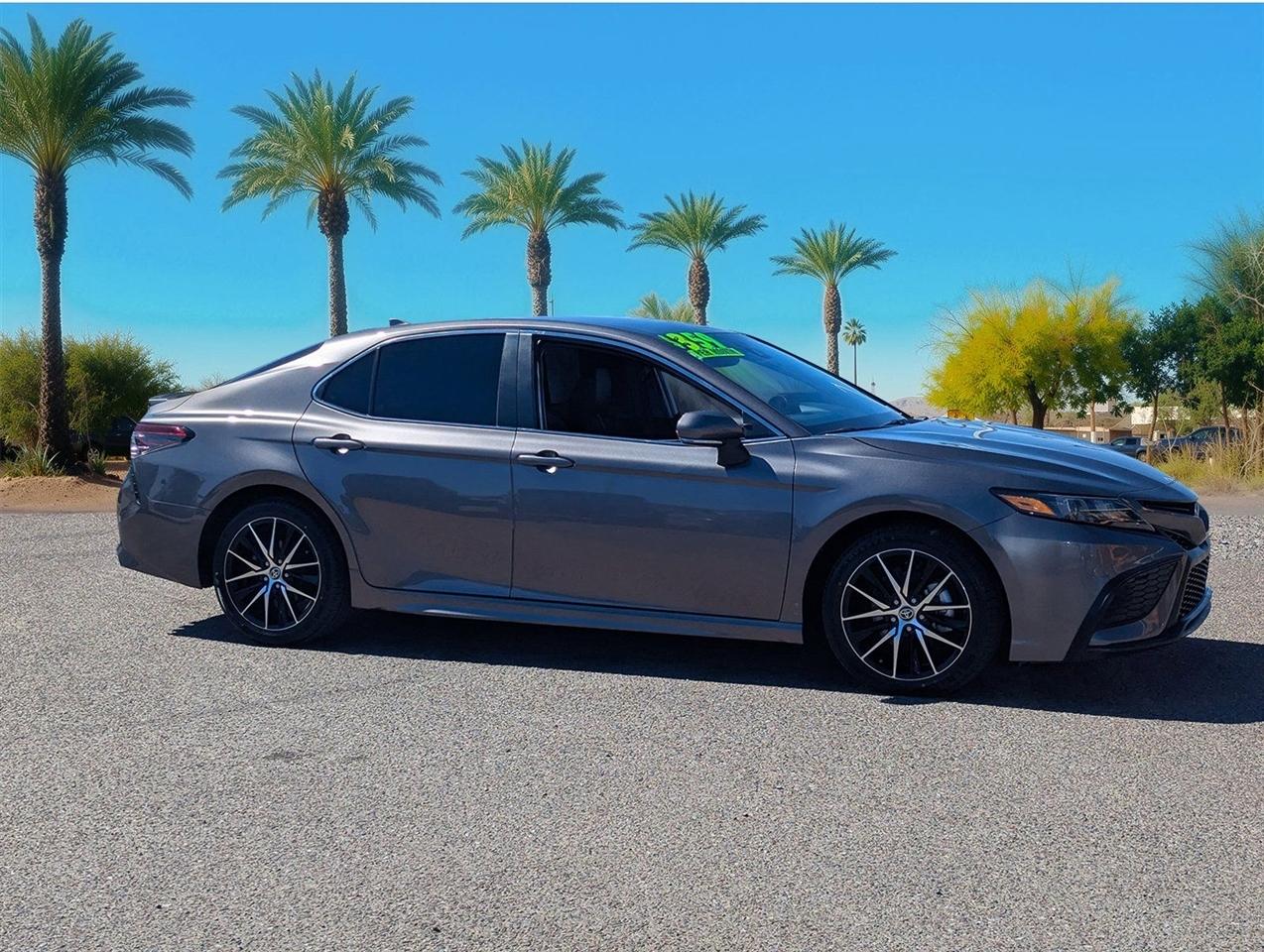 Toyota Camry SE 2024