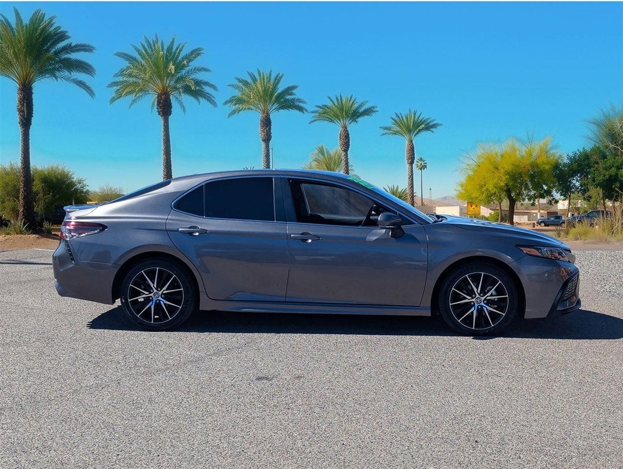 Toyota Camry SE 2024