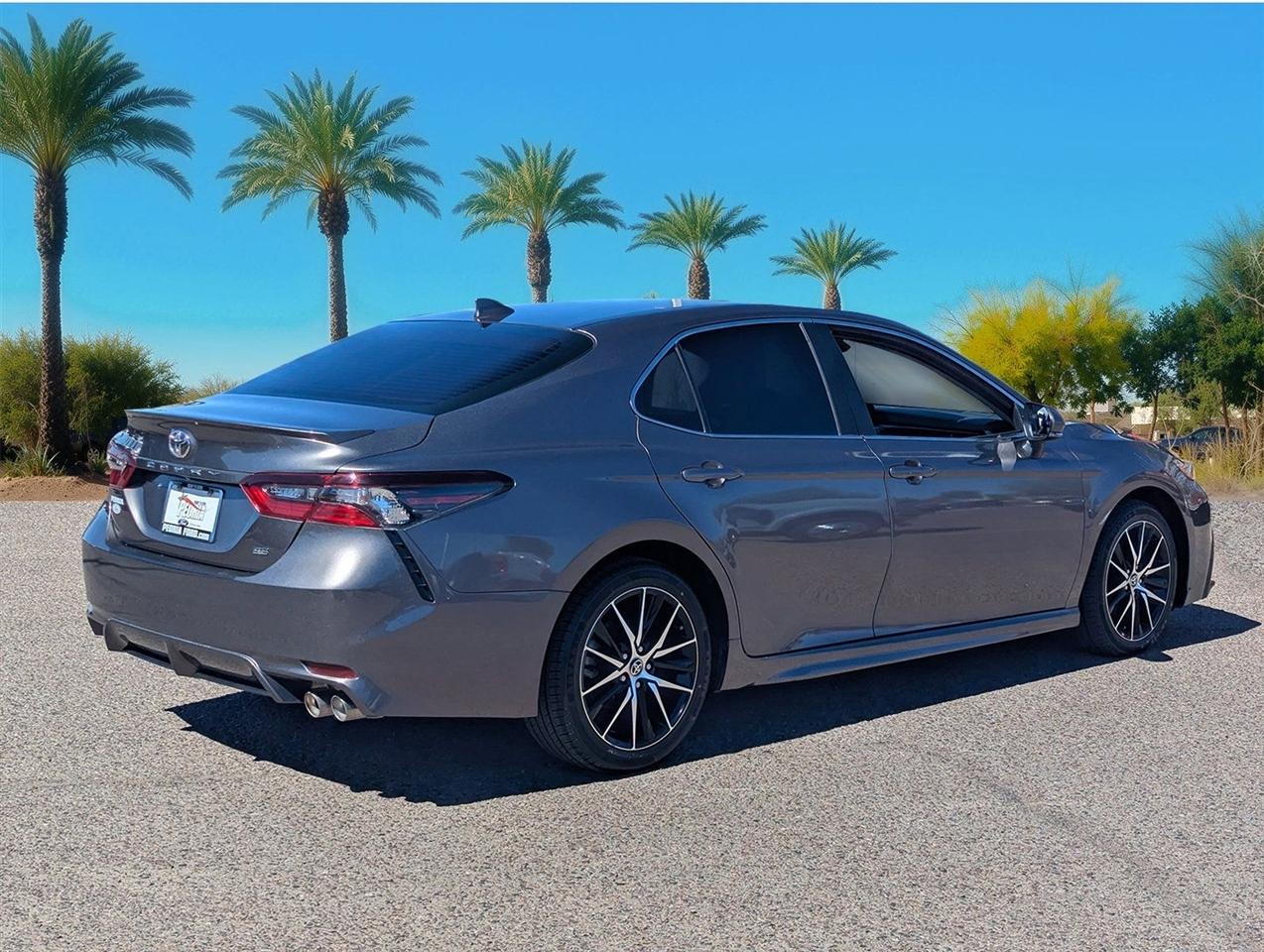 Toyota Camry SE 2024