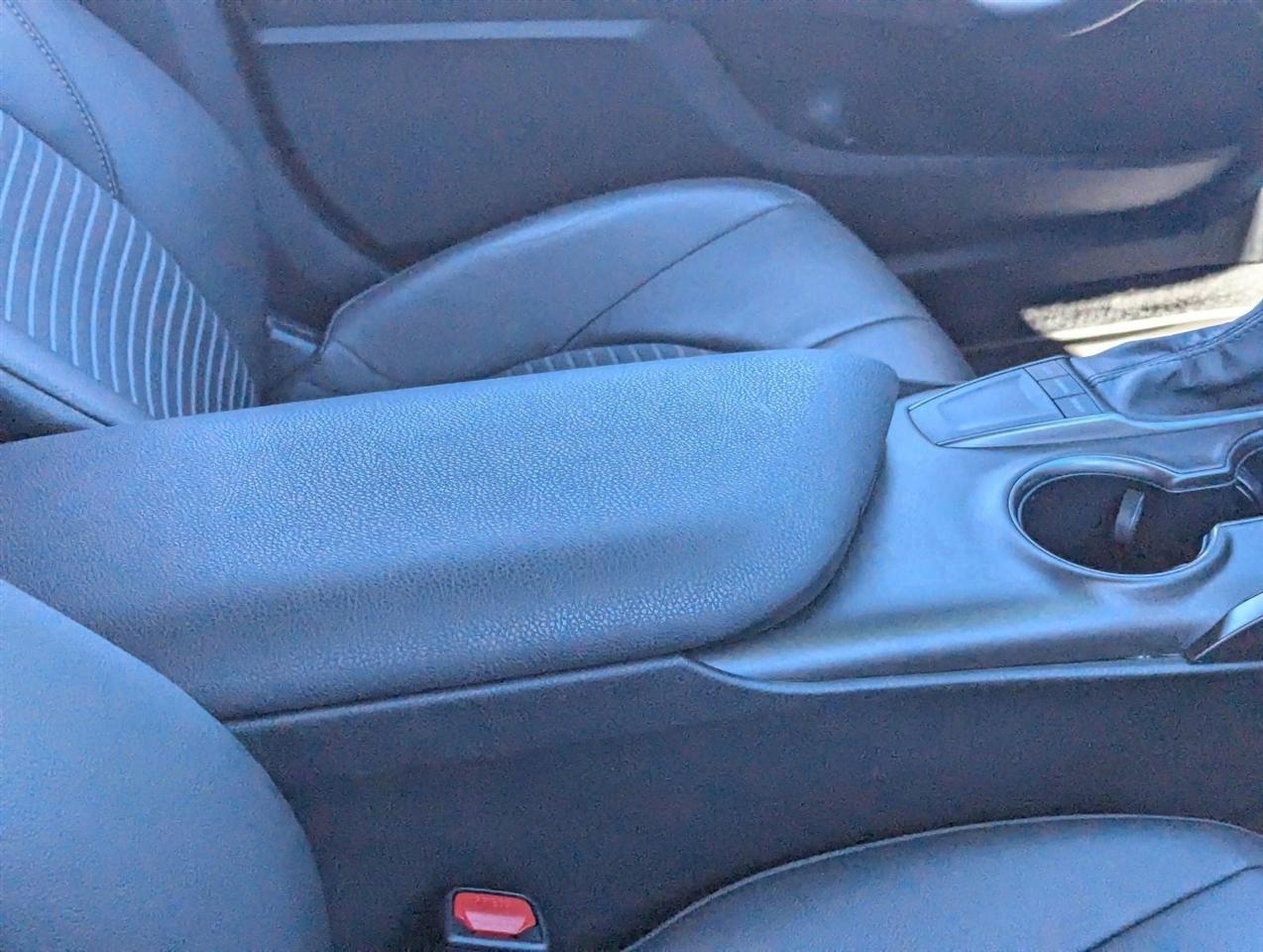 Toyota Camry SE 2024