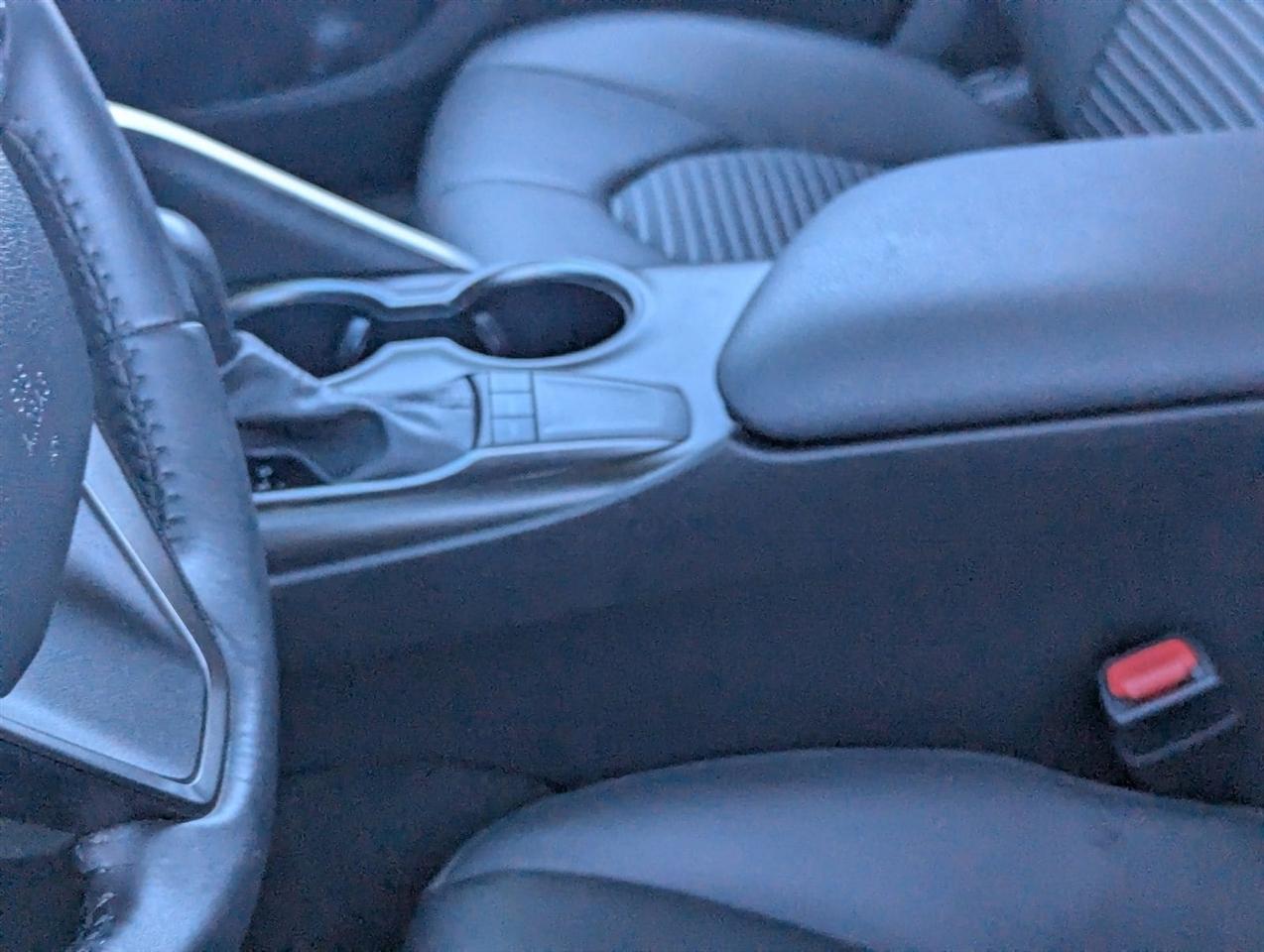 Toyota Camry SE 2024