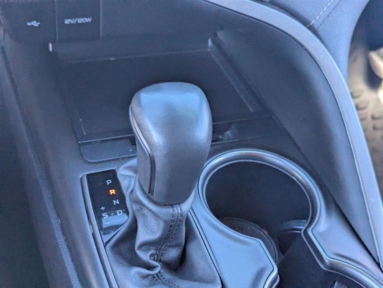 Toyota Camry SE 2024