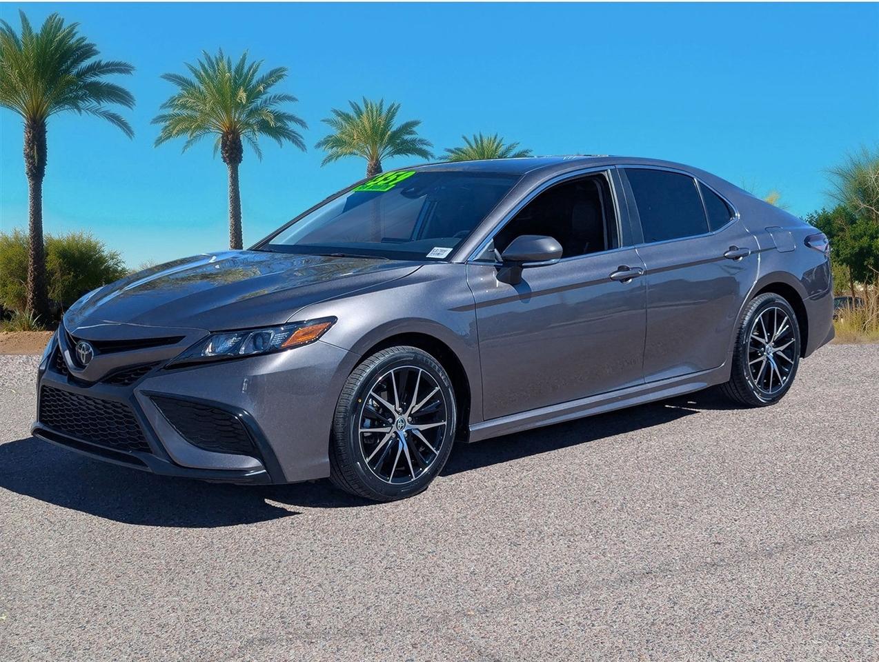 Toyota Camry SE 2024