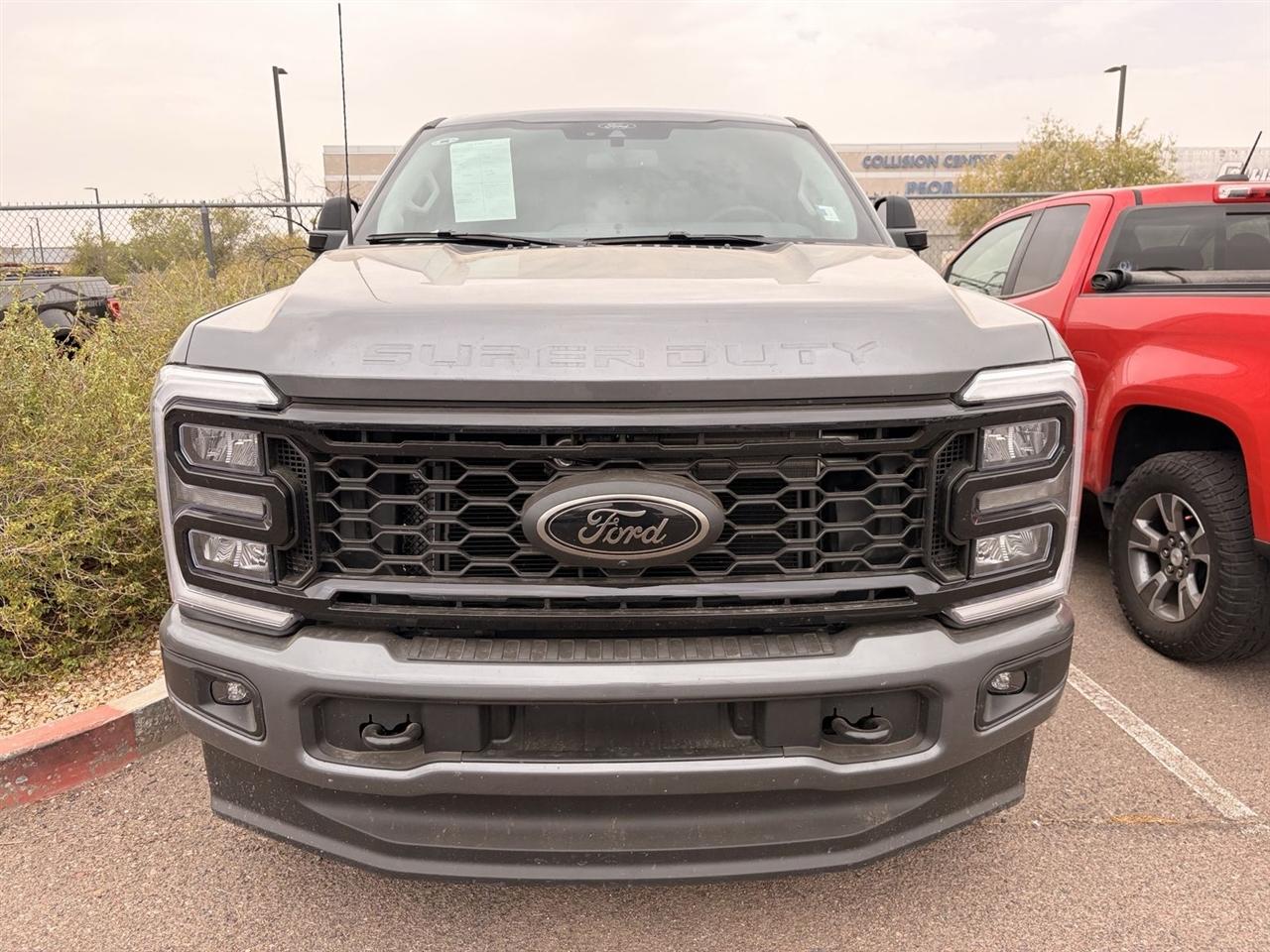 Ford F-250 SD XLT Crew Cab 4WD 2026